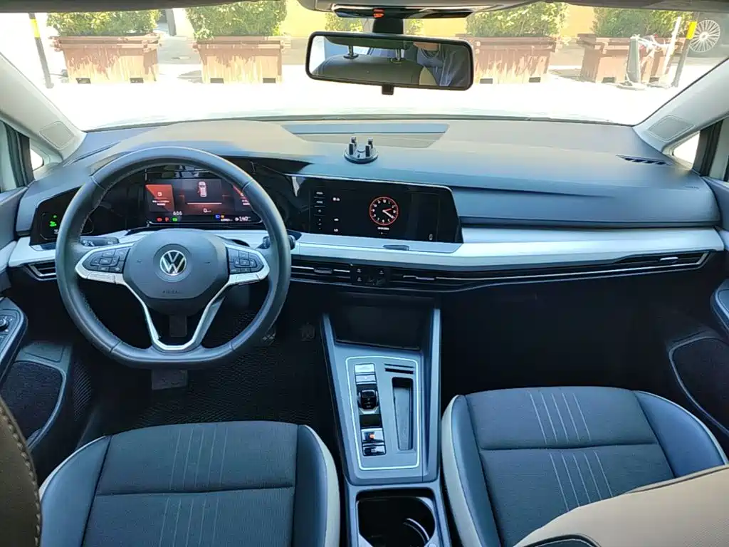 Volkswagen Golf 2024 2023 Facelift 280TSI DSG Pro