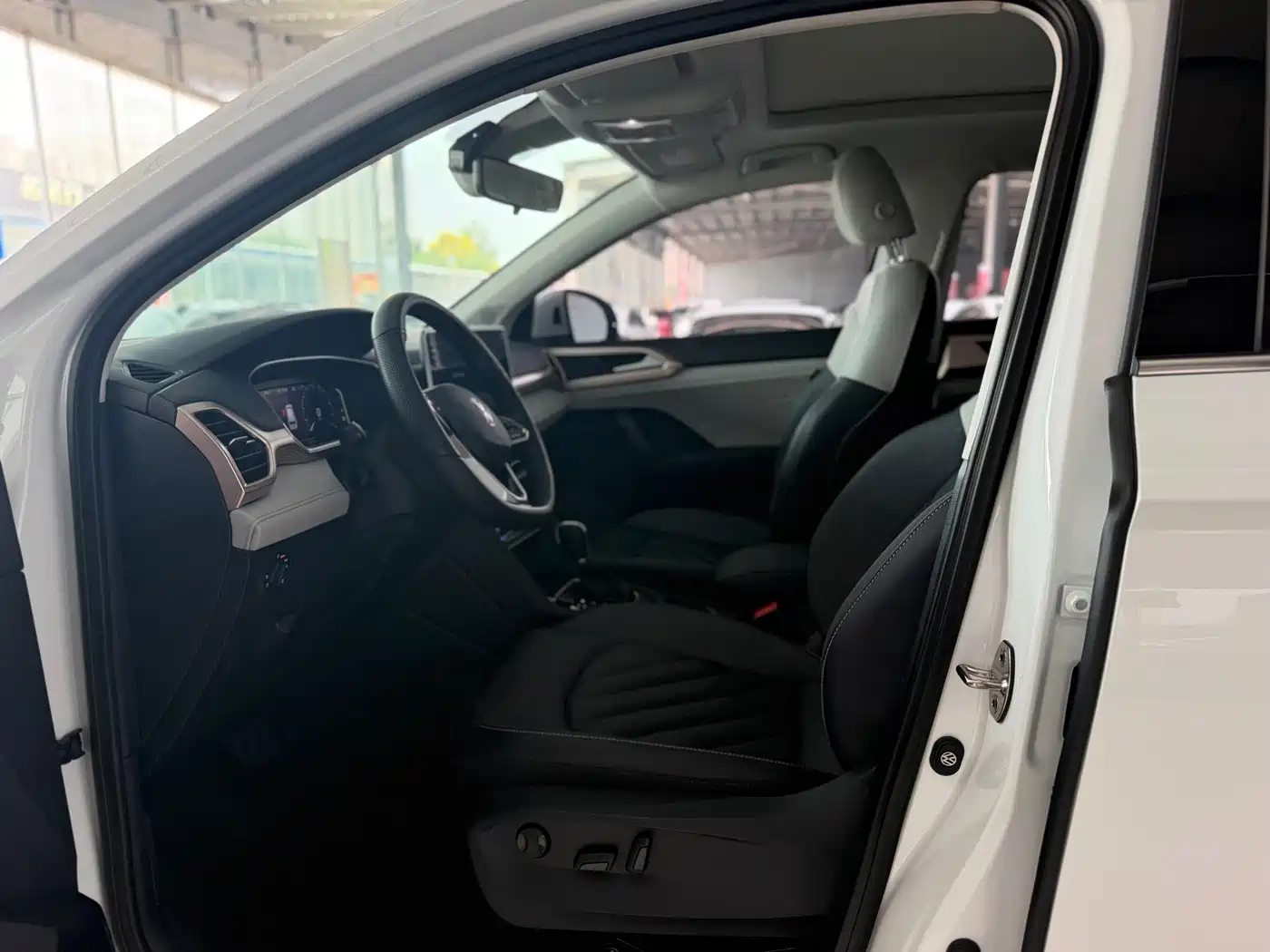 Volkswagen Tharu, миниатюра 5