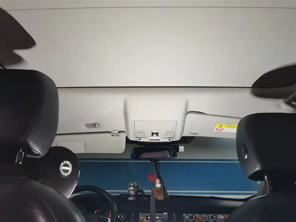 Land Rover Discovery Sport 2018 240PS SE Edition фото 9