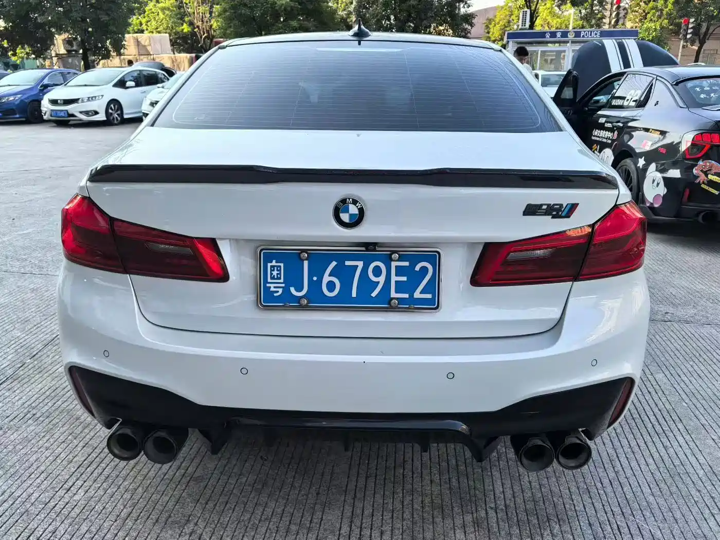 Photo 4 - BMW 5 Series