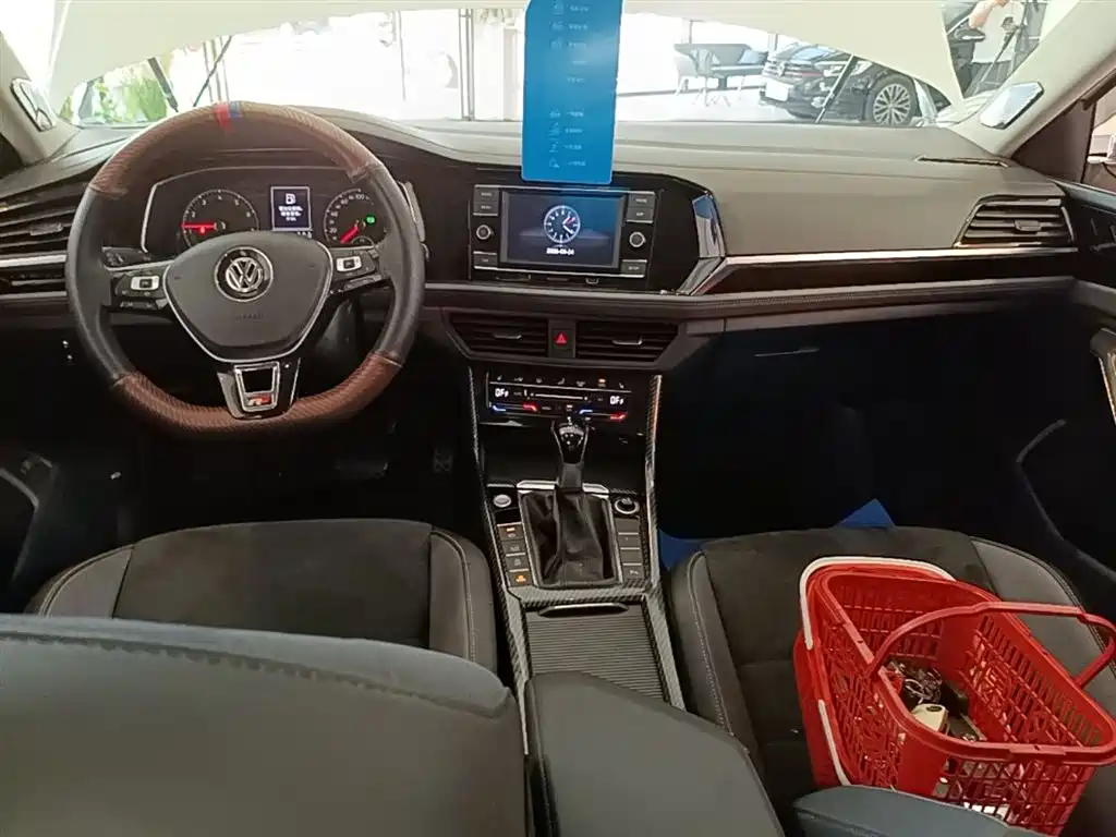 Volkswagen Sagitar 2019 280TSI DSG Luxury Edition China VI фото 10