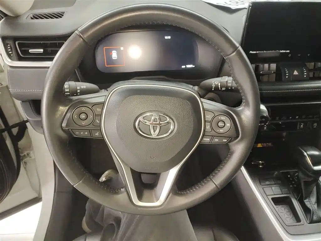 Toyota RAV4 Rongfang 2023 2.0L CVT 2WD 20th Anniversary Platinum Edition фото 11