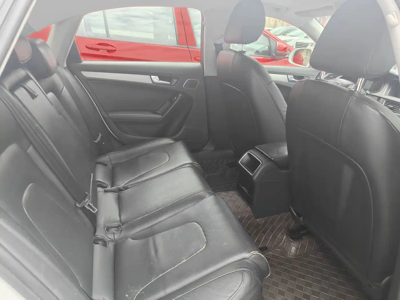 Фото 5 - Audi A4L