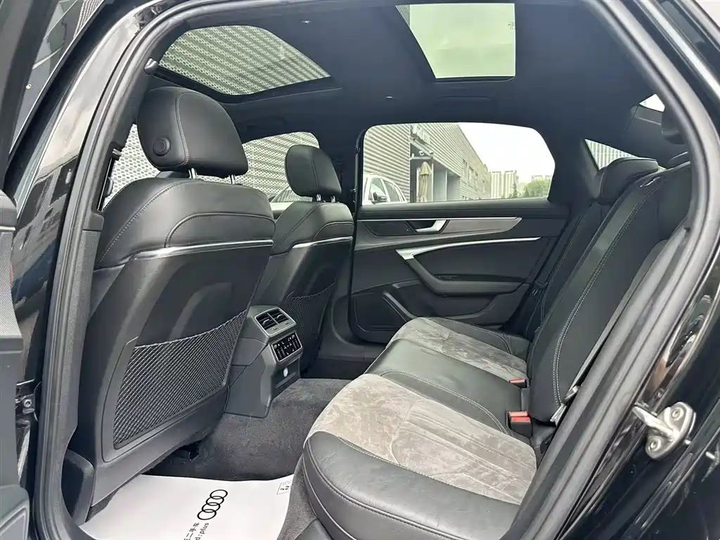 Фото 10 - Audi A6L