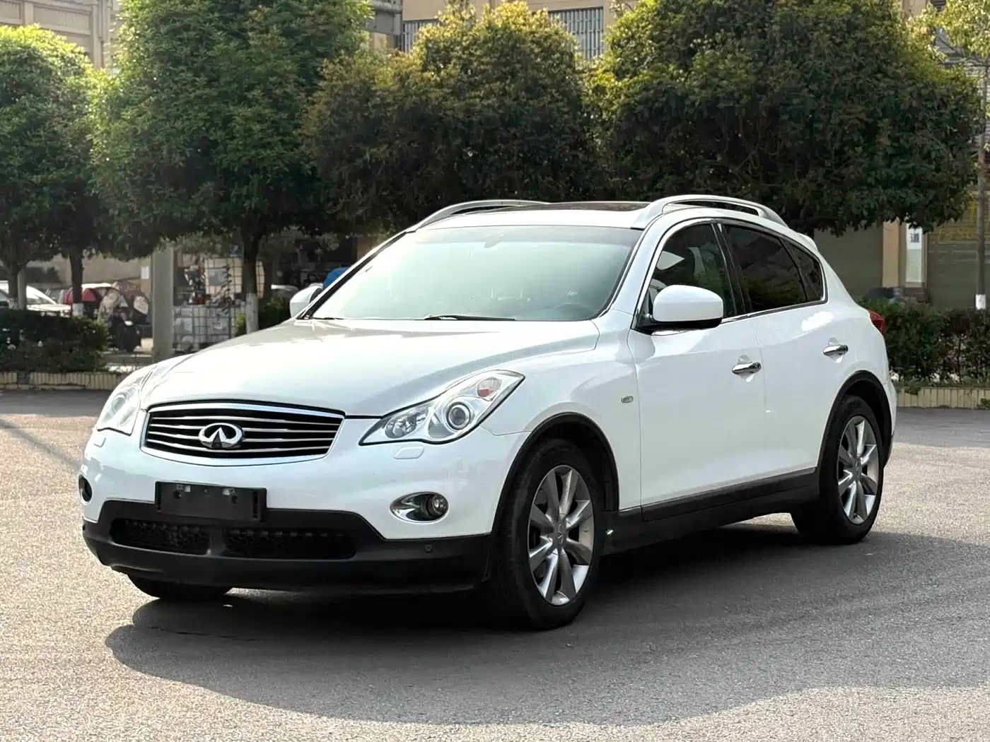 Infiniti QX50 (Import) 2014 2013 2.5L 2WD Prestige