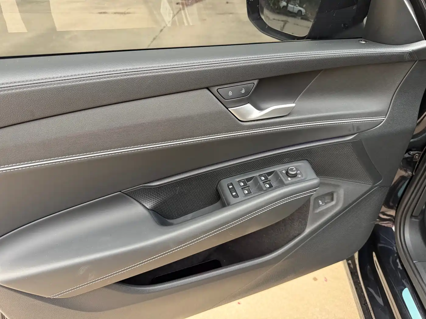 Volkswagen Passat 2025 Pro 380TSI Dragon Fortune Edition фото 7