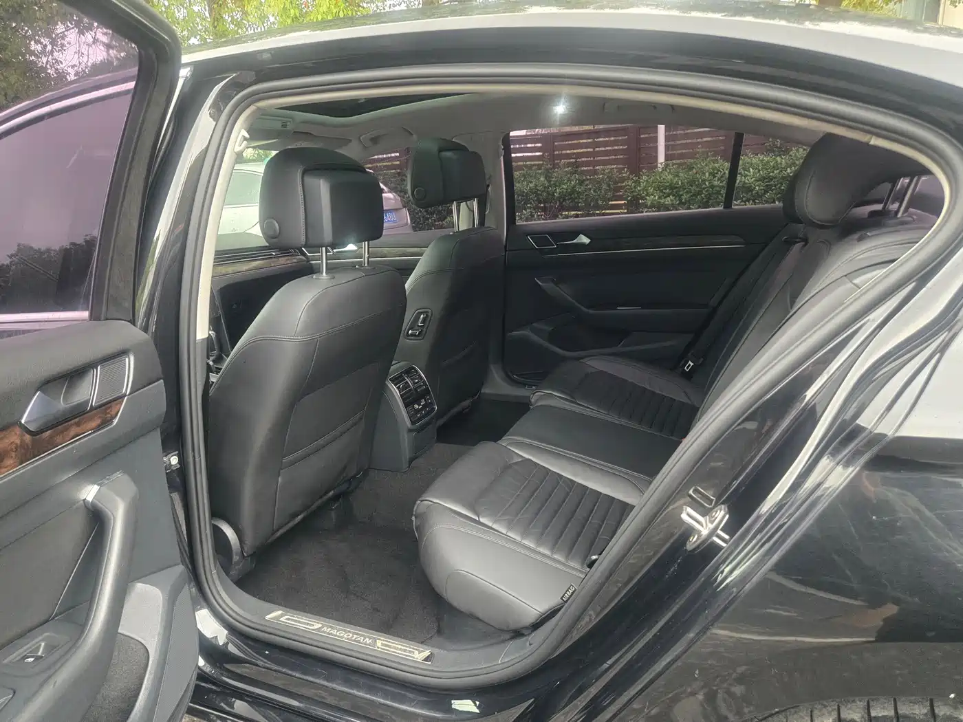 Volkswagen Magotan 2019 330TSI DSG Luxury Class China VI фото 9