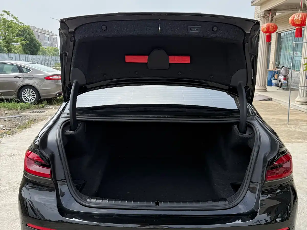 BMW 5 Series 2022 525Li M Sport Package фото 13
