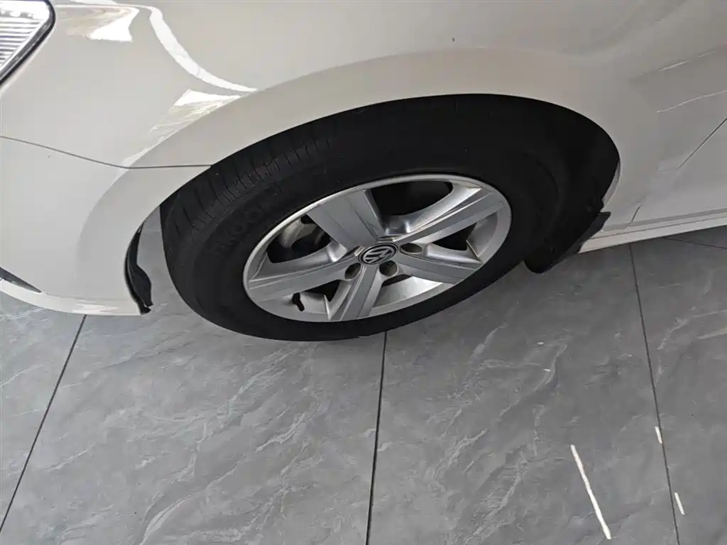 Volkswagen Lamando 2021 230TSI DSG Fashion Edition фото 29
