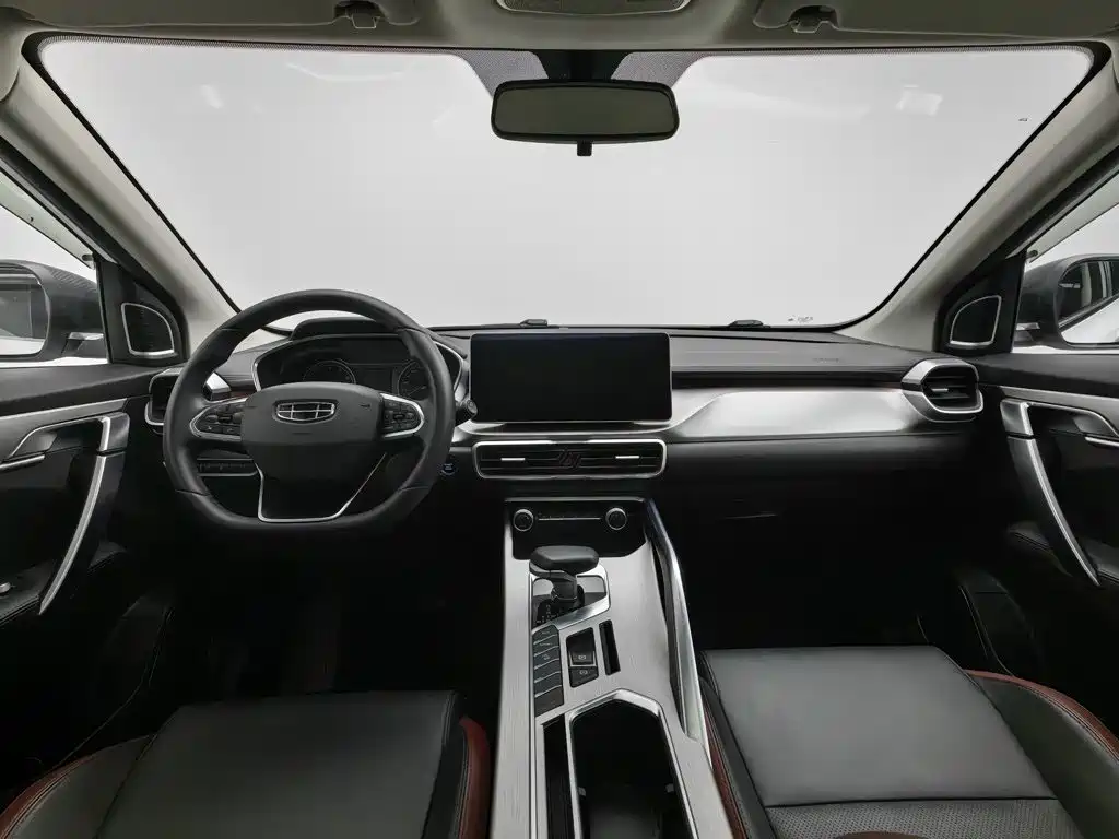 Фото 5 - Geely Binyue