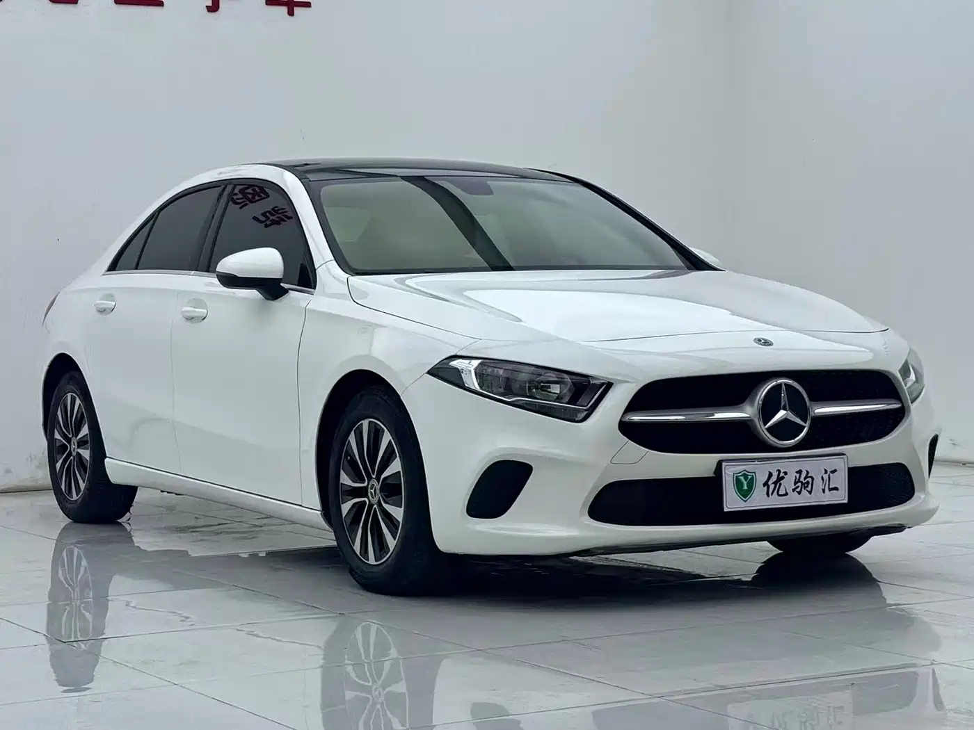 صورة 2 - Mercedes-Benz A-Class