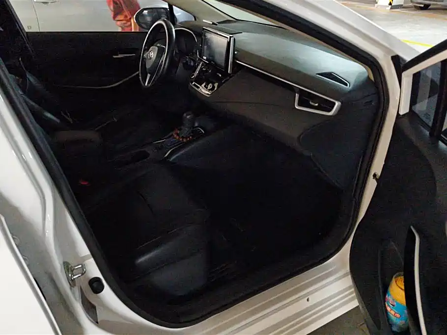 Toyota Corolla 2019 Hybrid 1.8L E-CVT GL-i Elite Edition фото 8