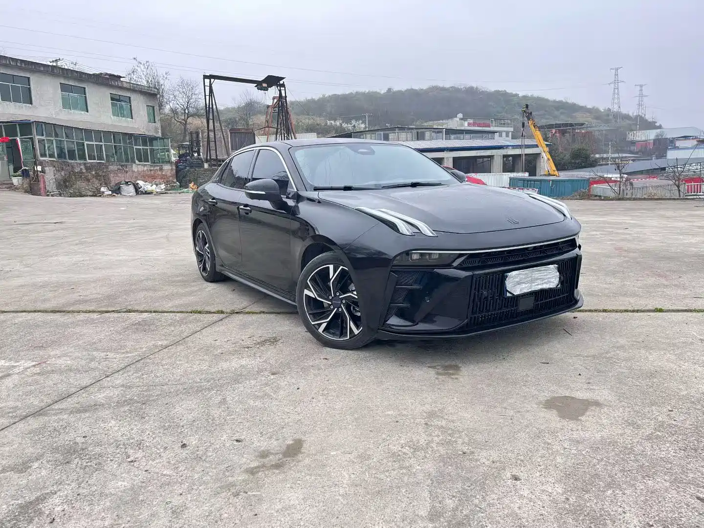 Photo 1 - Lynk & Co 03