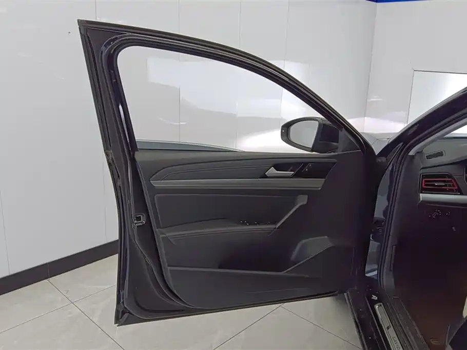 Volkswagen Lavida 2023 300TSI DSG Starlight Full Comfort Edition фото 7