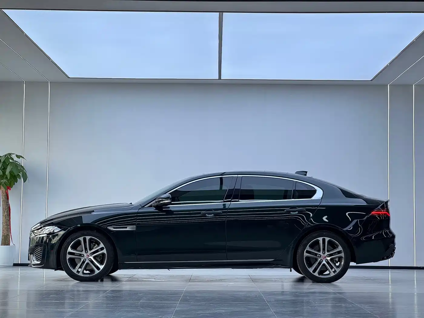 Jaguar XEL 2023 2023 2.0T 250PS R-DYNAMIC S Progressive Sport