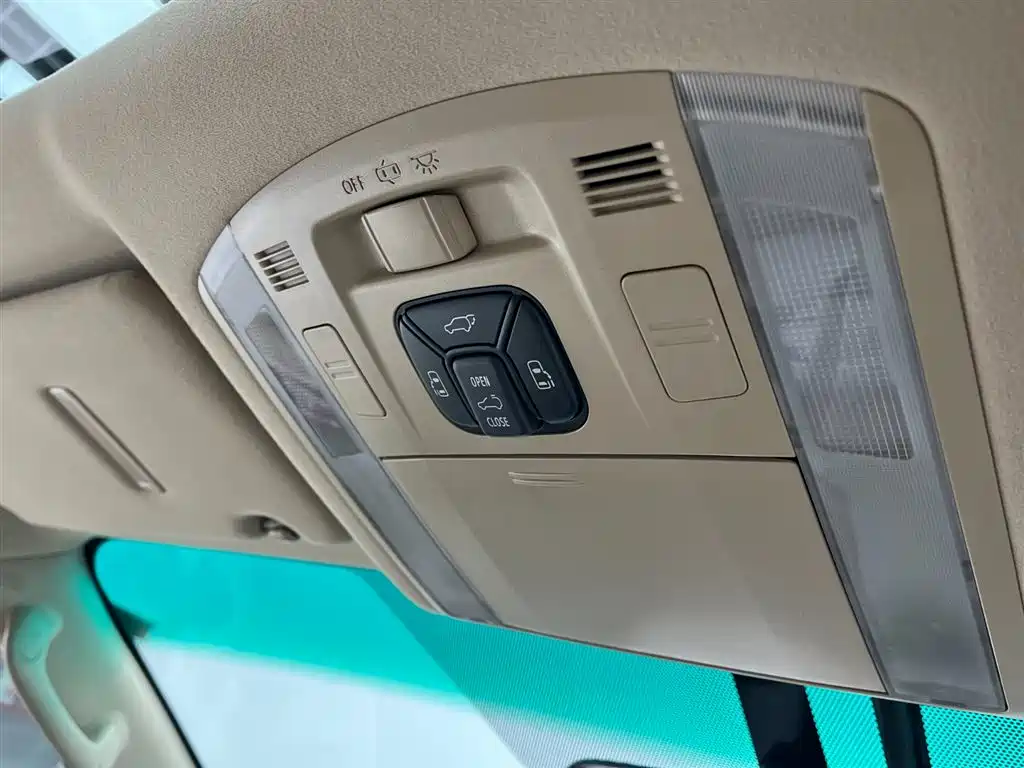 Toyota Alphard 2011 3.5L Luxury Edition фото 17