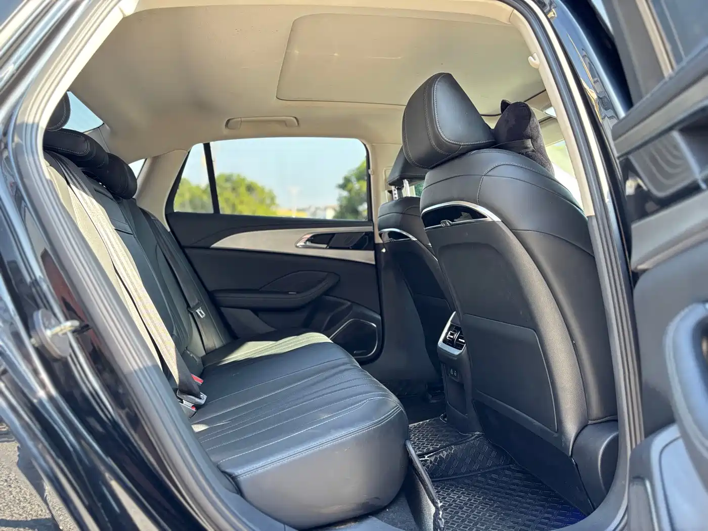 Hongqi H5 2024 1.5T DCT Smart Connect Flag Rhythm Edition фото 18