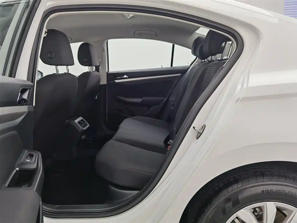 Volkswagen Bora 2019 Facelift 1.5L Manual Fashion China VI фото 15