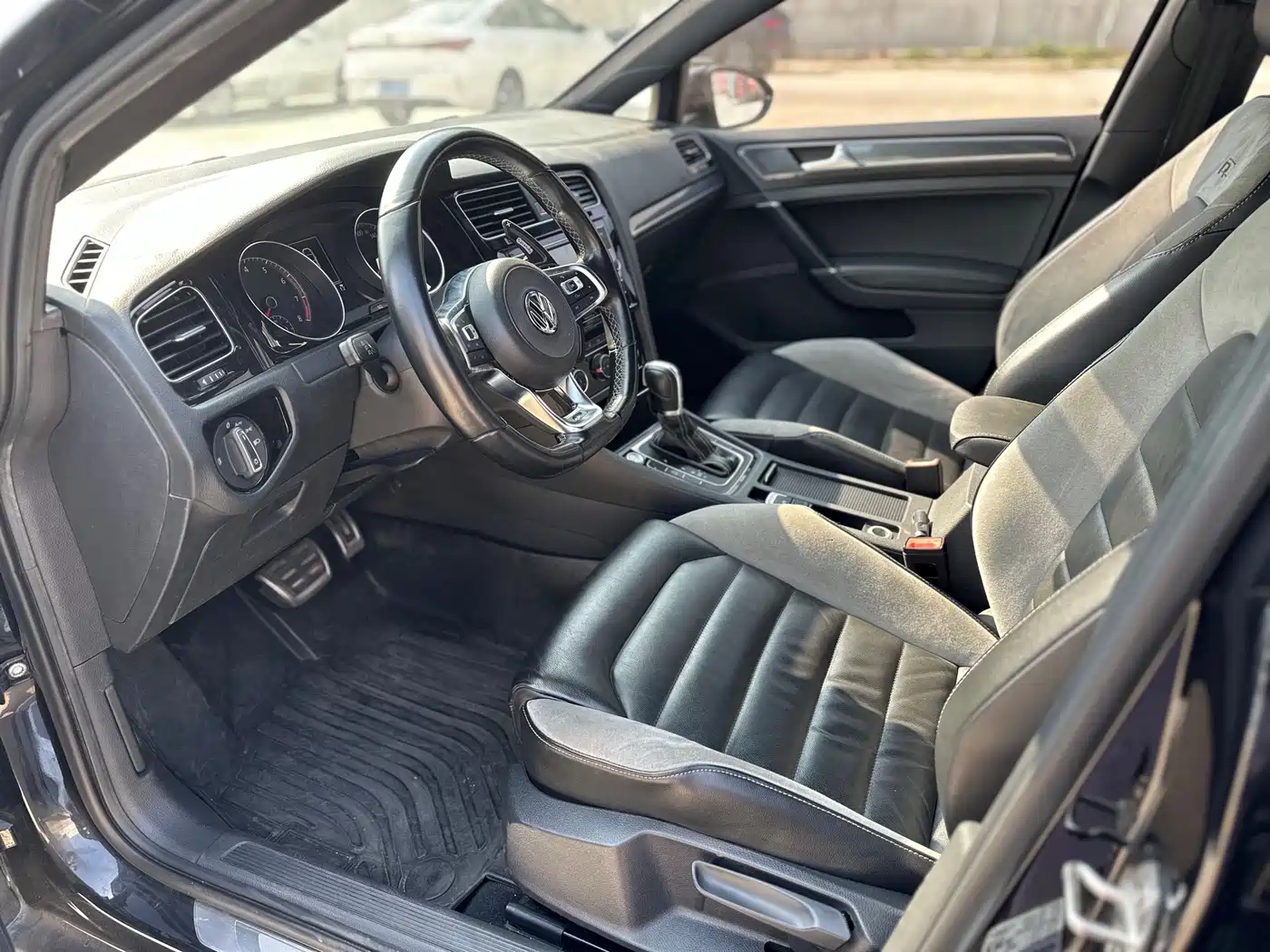 Volkswagen Golf 2018 280TSI Automatic R-Line Model фото 3