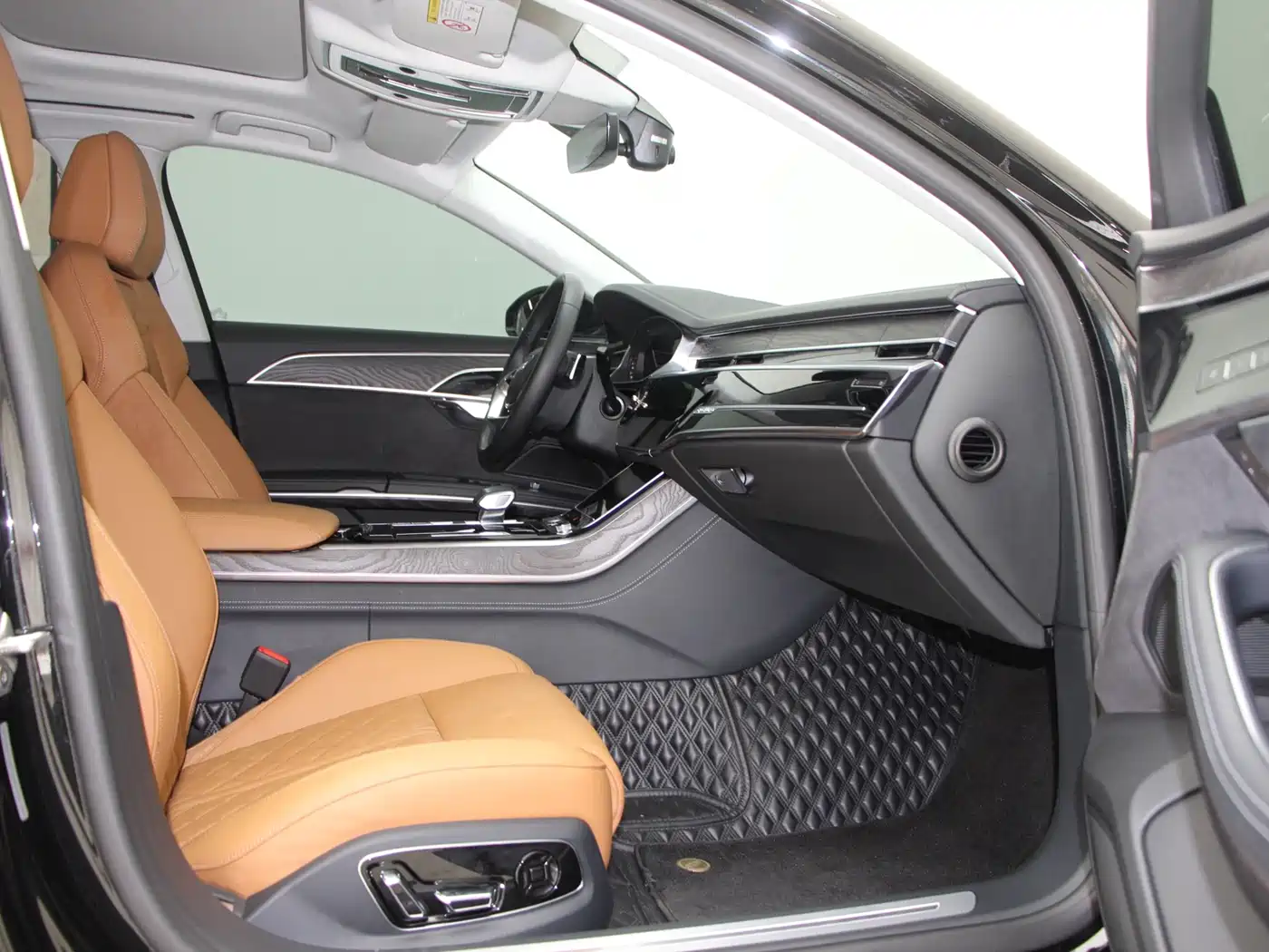 Audi A8 2023 A8L 50 TFSI quattro Exclusive фото 11