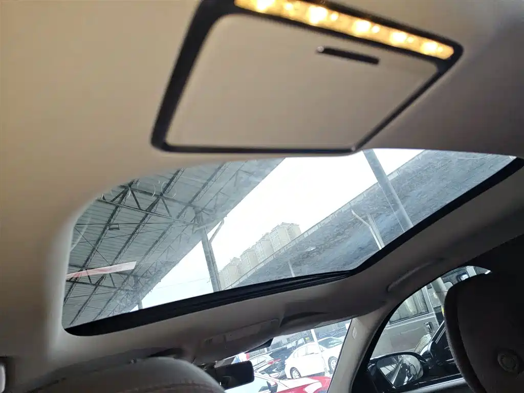 Mercedes-Benz E-Class 2016 E 300 L Luxury фото 18