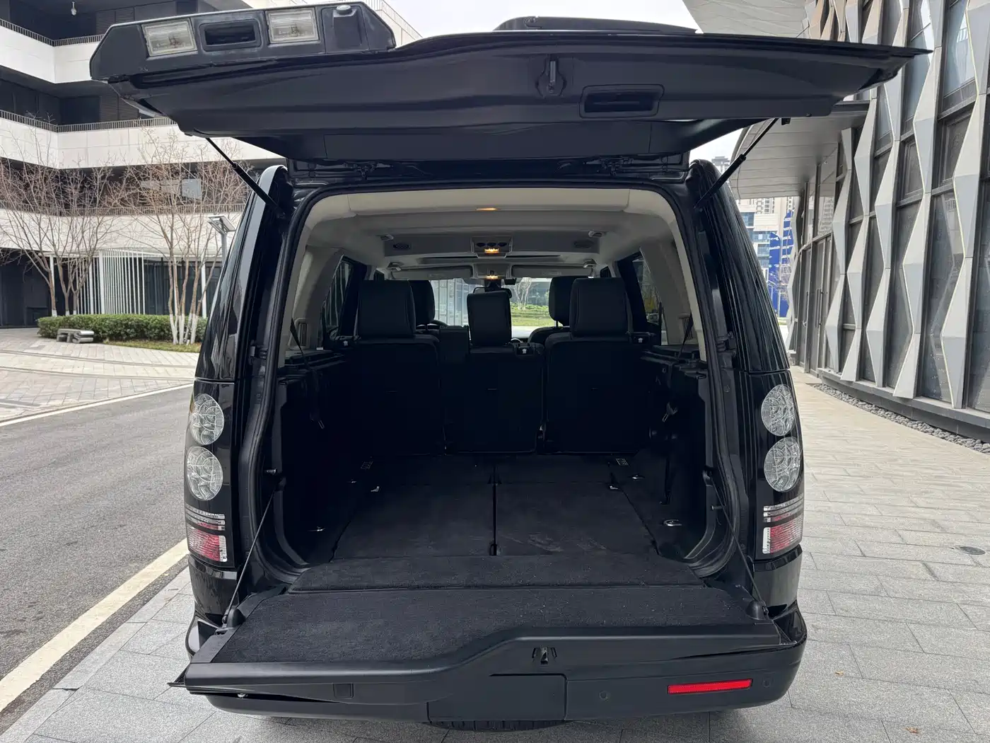 Land Rover Discovery 2015 3.0 SDV6 HSE Diesel фото 17