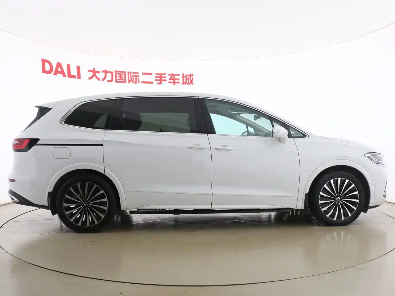 Volkswagen Viloran 2020 380TSI Premium фото 4
