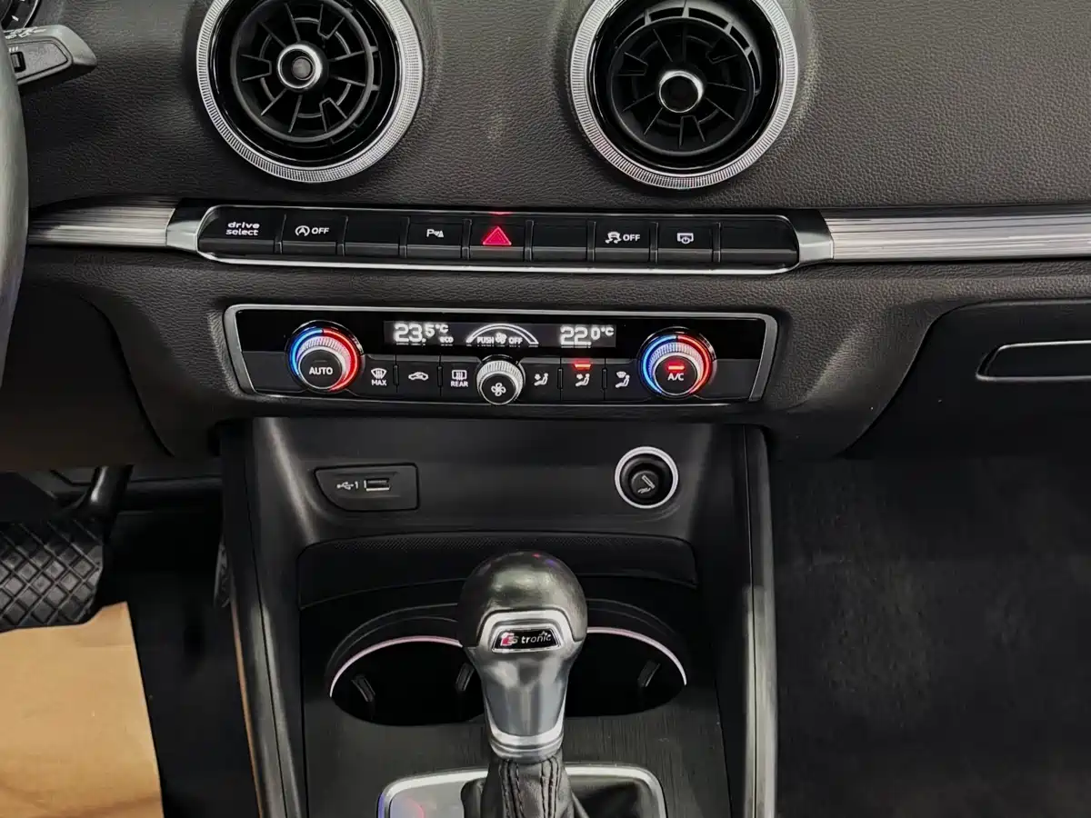 Audi A3 2017 Sportback 40 TFSI Sport фото 17