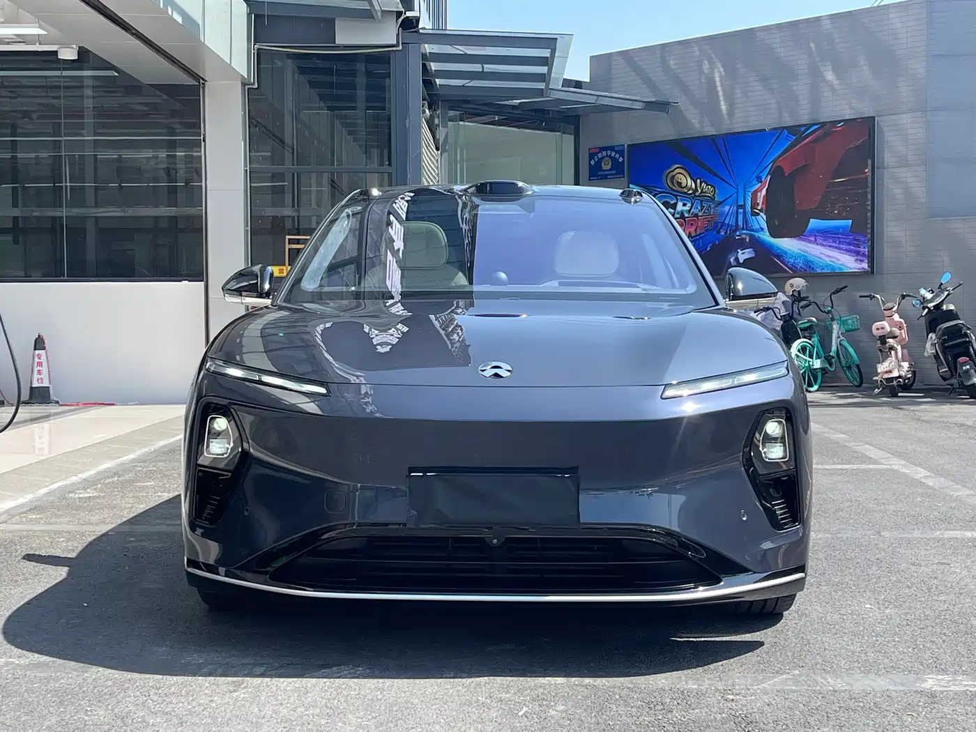 NIO NIO ET9