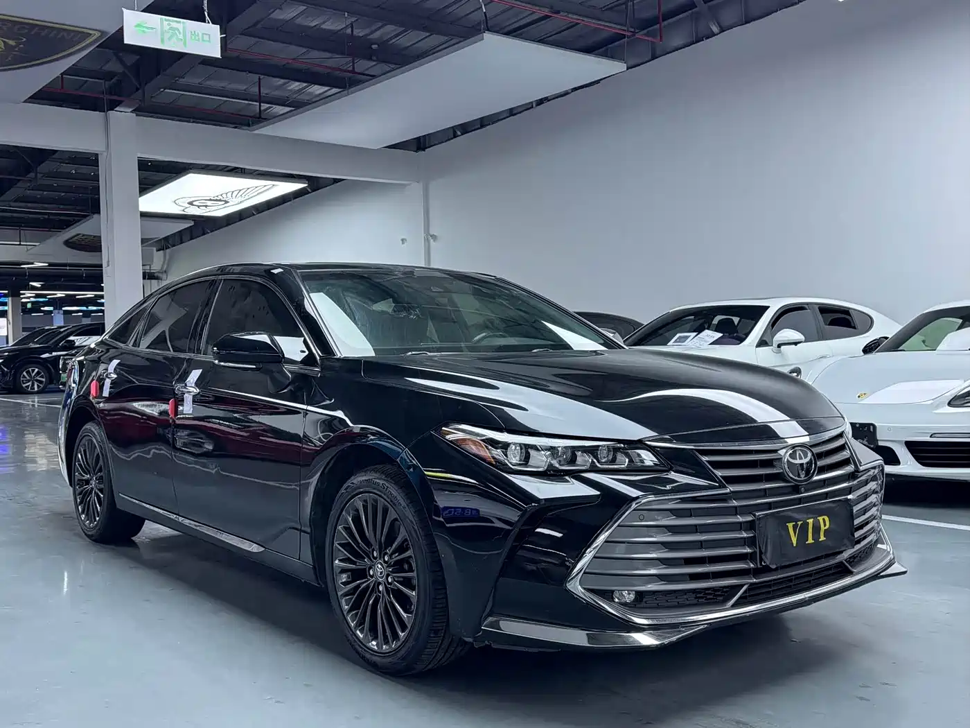 Toyota Avalon 2022 2.0L XLE Premium фото 3
