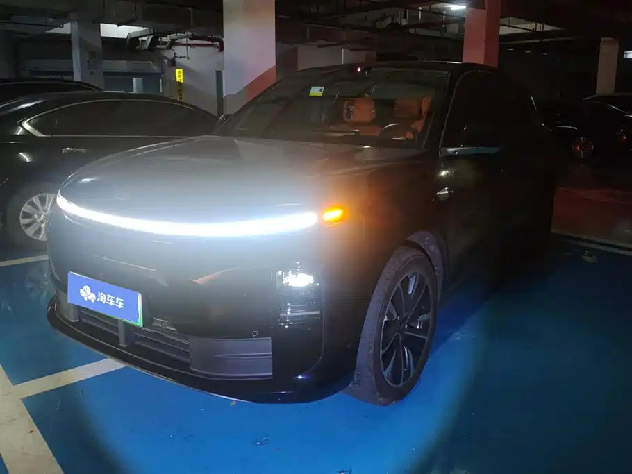 Li Auto L6 2025