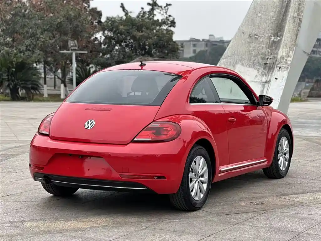 Volkswagen Beetle 2017 180TSI Enjoy фото 22