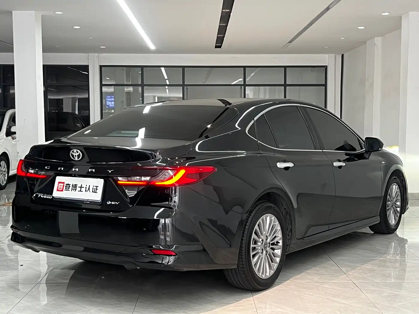 Toyota Camry 2024 2.0GVP Luxury Edition фото 17