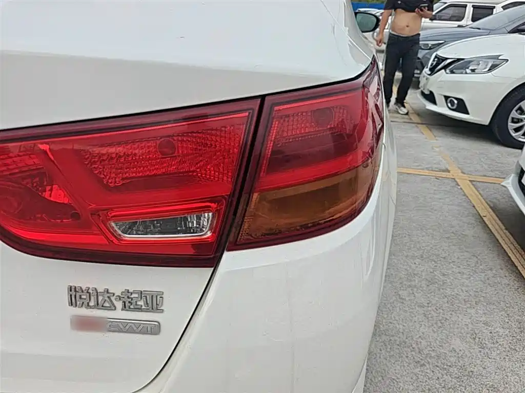 Kia K5 2014 2.0L Automatic LUXURY фото 8