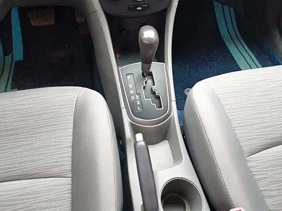 Hyundai Verna 2014 1.4L Automatic Smart GLS фото 16
