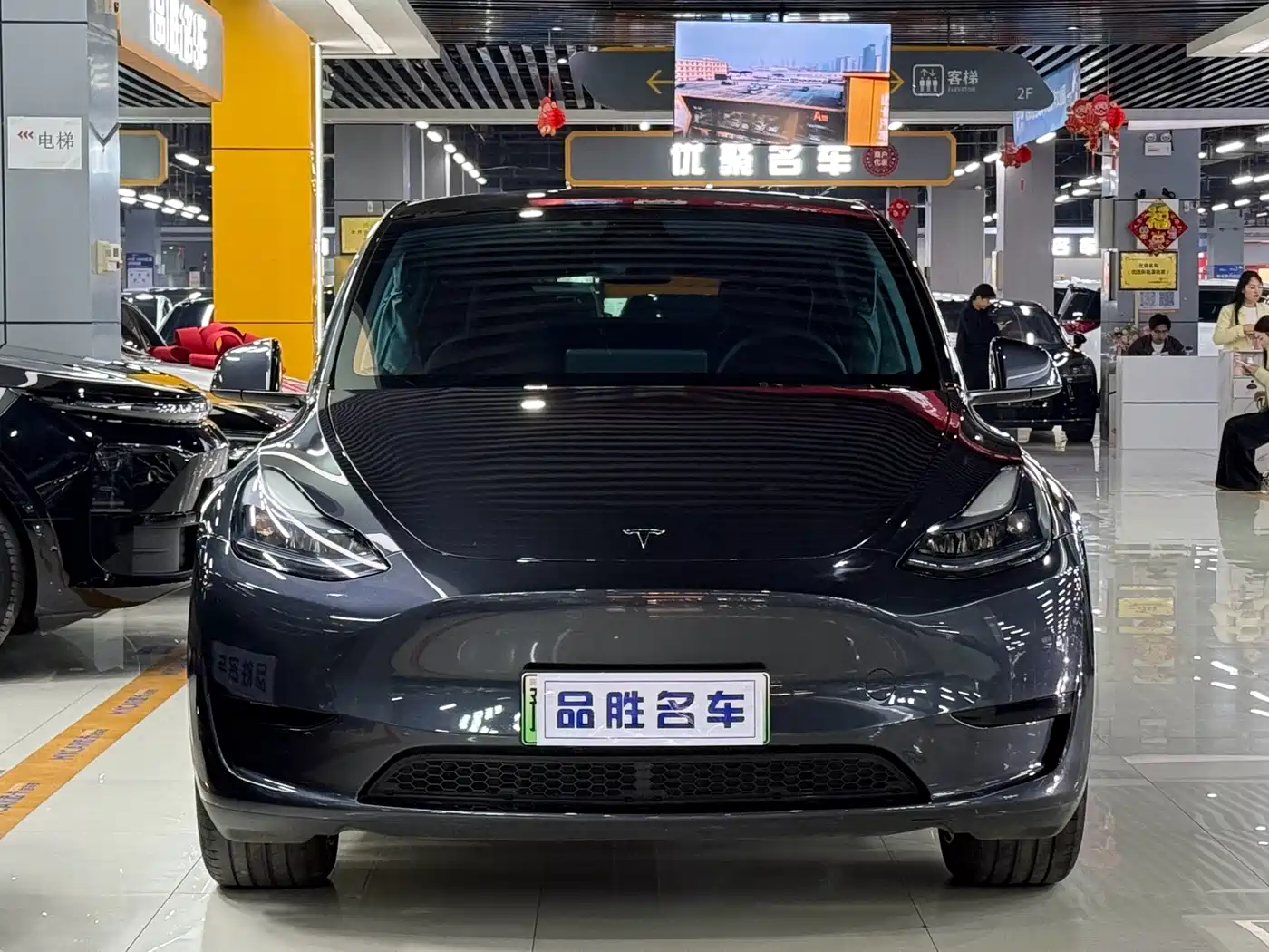 TESLA MODEL Y