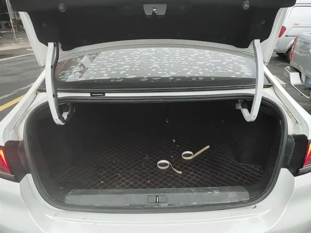 Peugeot 308 2016 1.6L Automatic Luxury фото 19