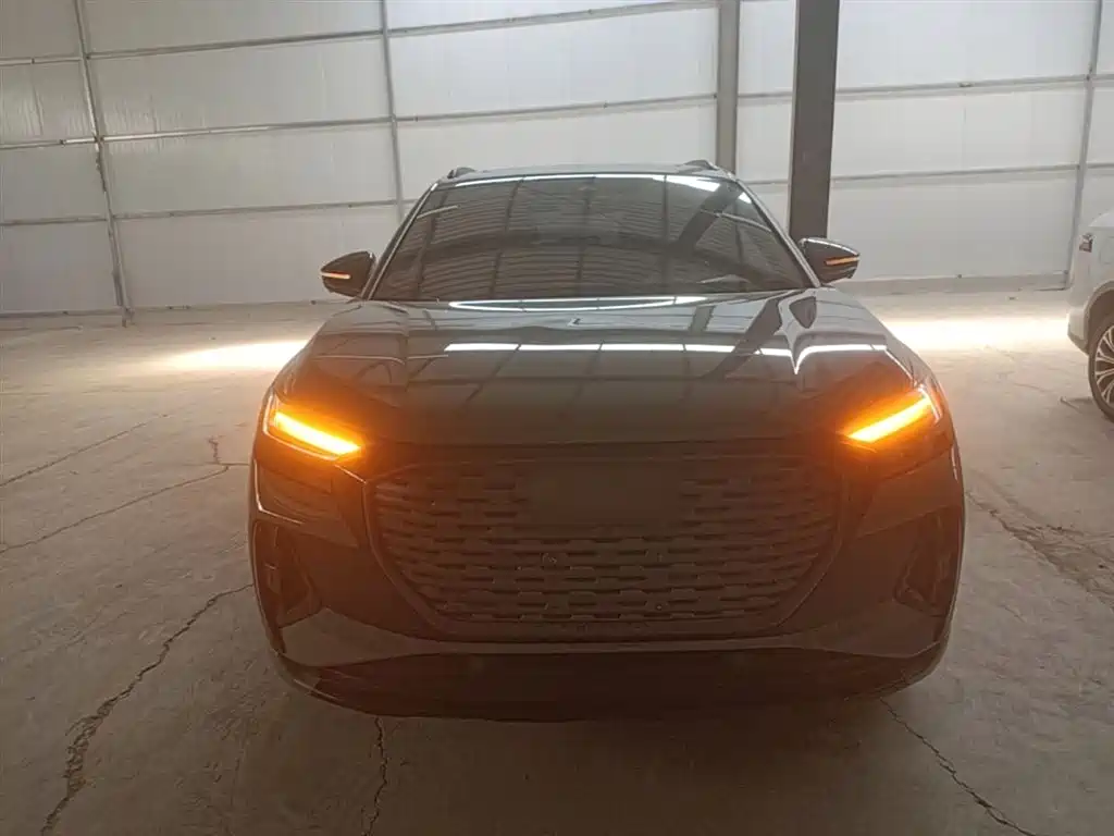 Audi Q4 e-tron 2023 40 e-tron Innovation Edition фото 3