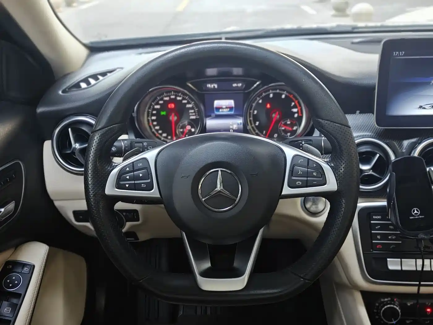 Mercedes-Benz GLA 2019 GLA 200 Dynamic фото 13