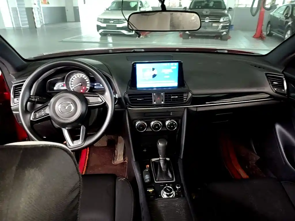 Фото 14 - Mazda CX-4