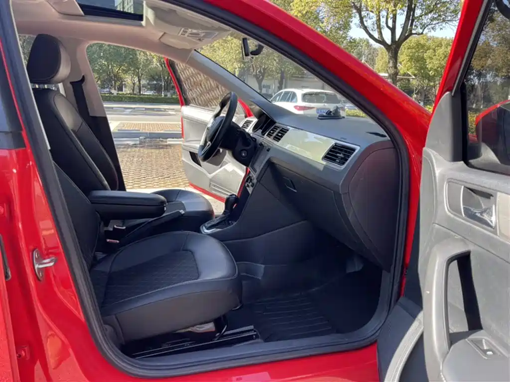 Škoda Skoda Rapid Spaceback 2019 Facelift 1.5L Automatic Comfort Version China VI фото 20