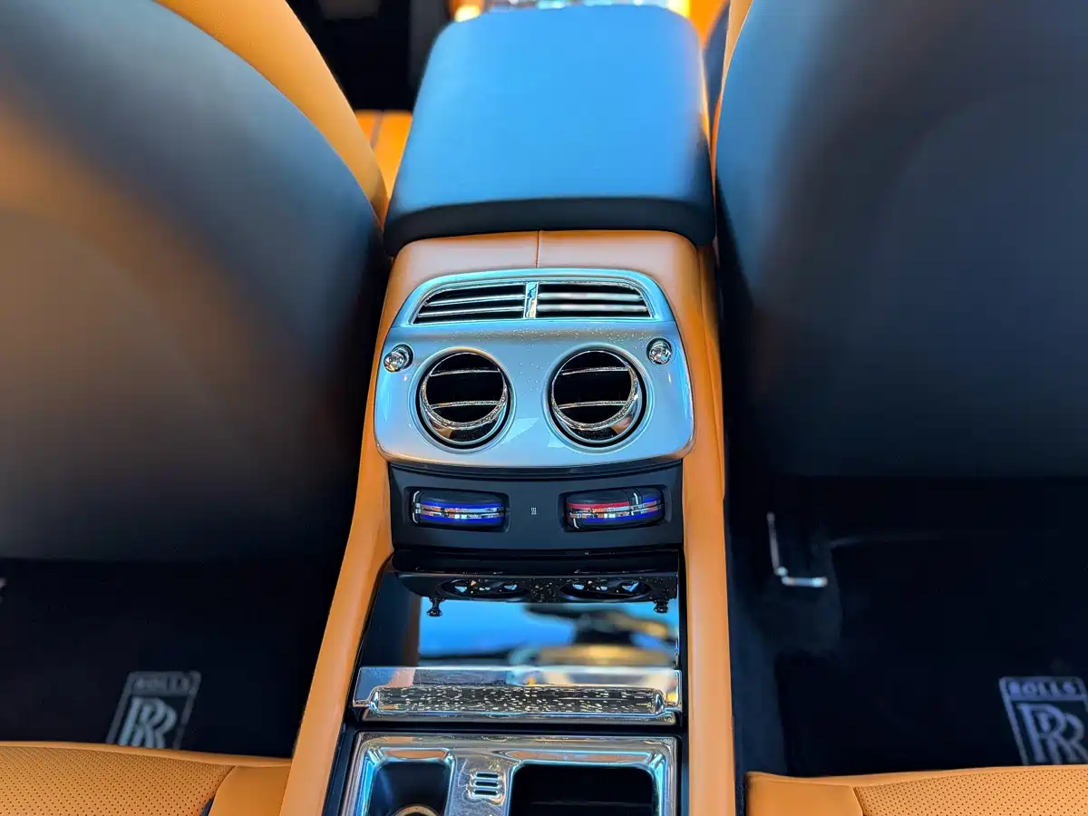 Фото 18 - Rolls-Royce Wraith