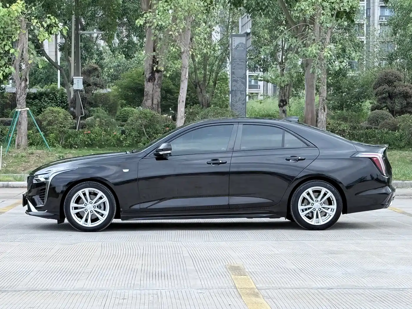 Cadillac CT4 2022 2022 28T Fashion Style