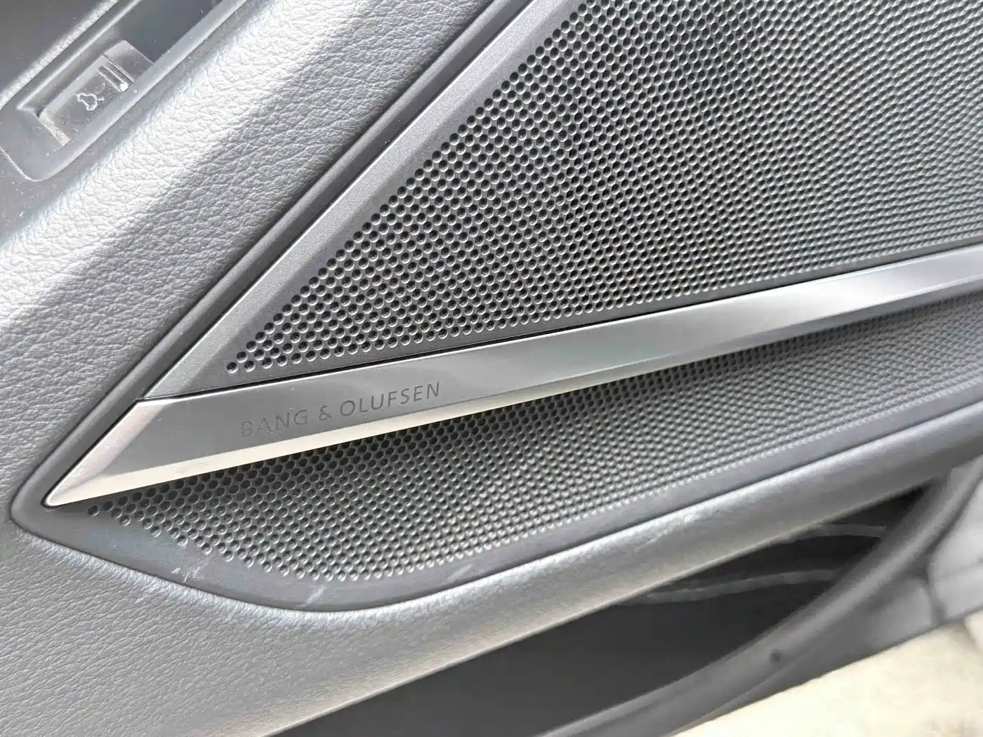 Фото 19 - Audi A8