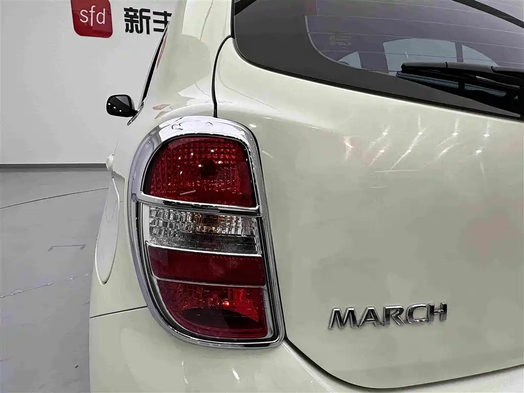 Nissan March 2014 2010 1.5L Automatic Easy Smart Edition