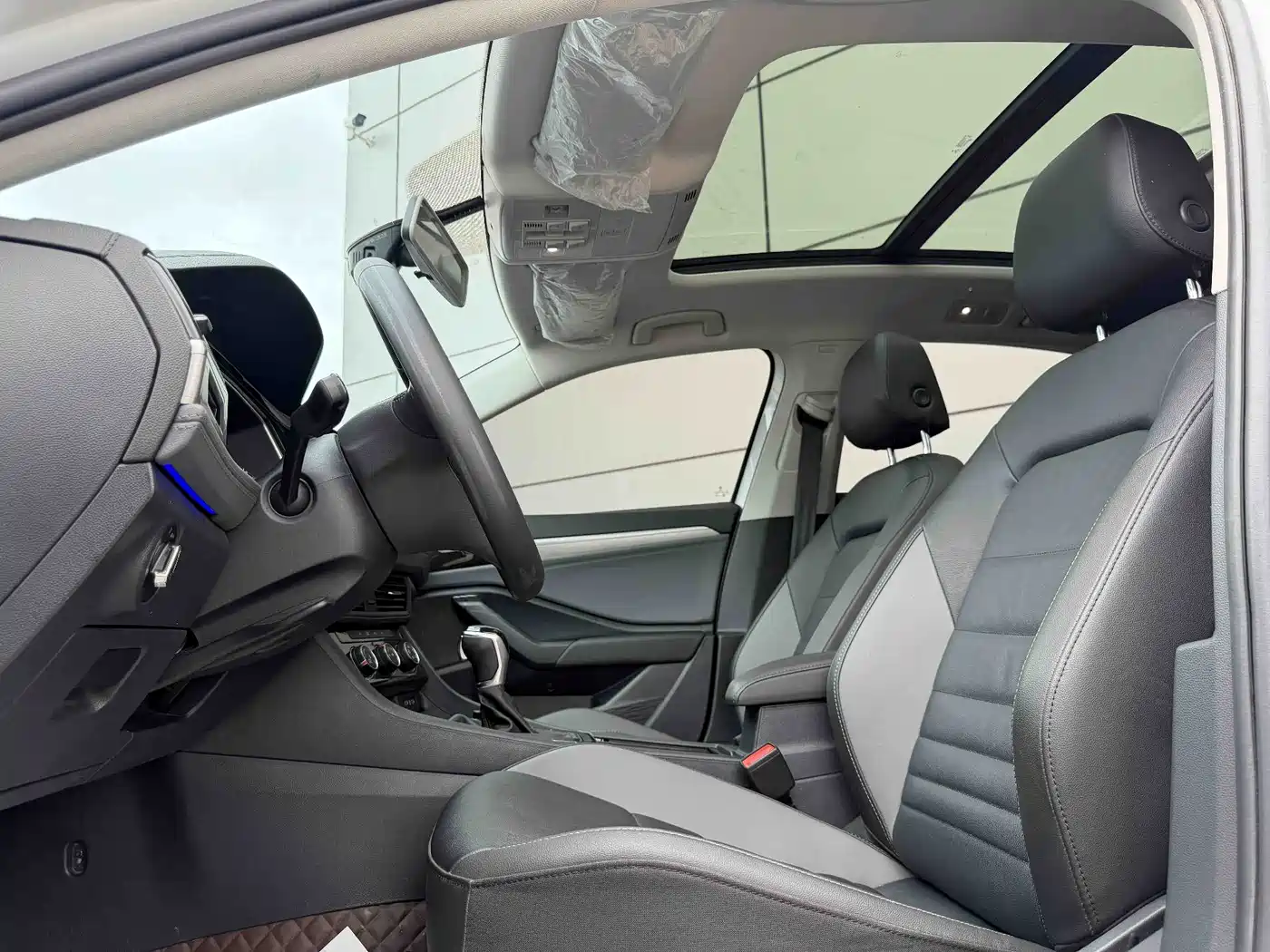 Volkswagen Sagitar 2022 280TSI DSG Surpassing Edition фото 8