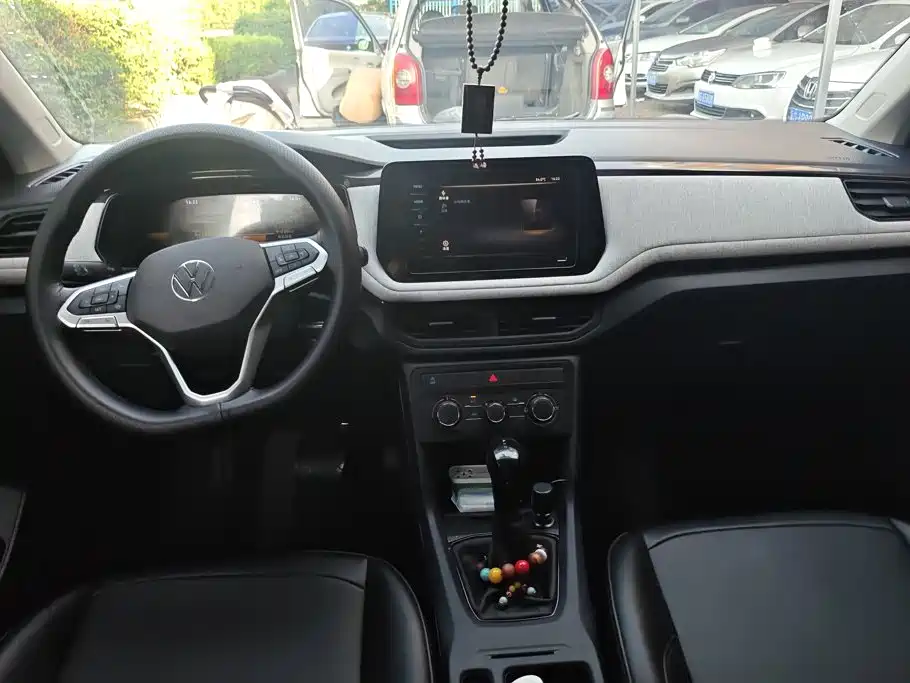 Volkswagen Tharu 2025 2025 Model Rising Star 1.5L Advance Edition