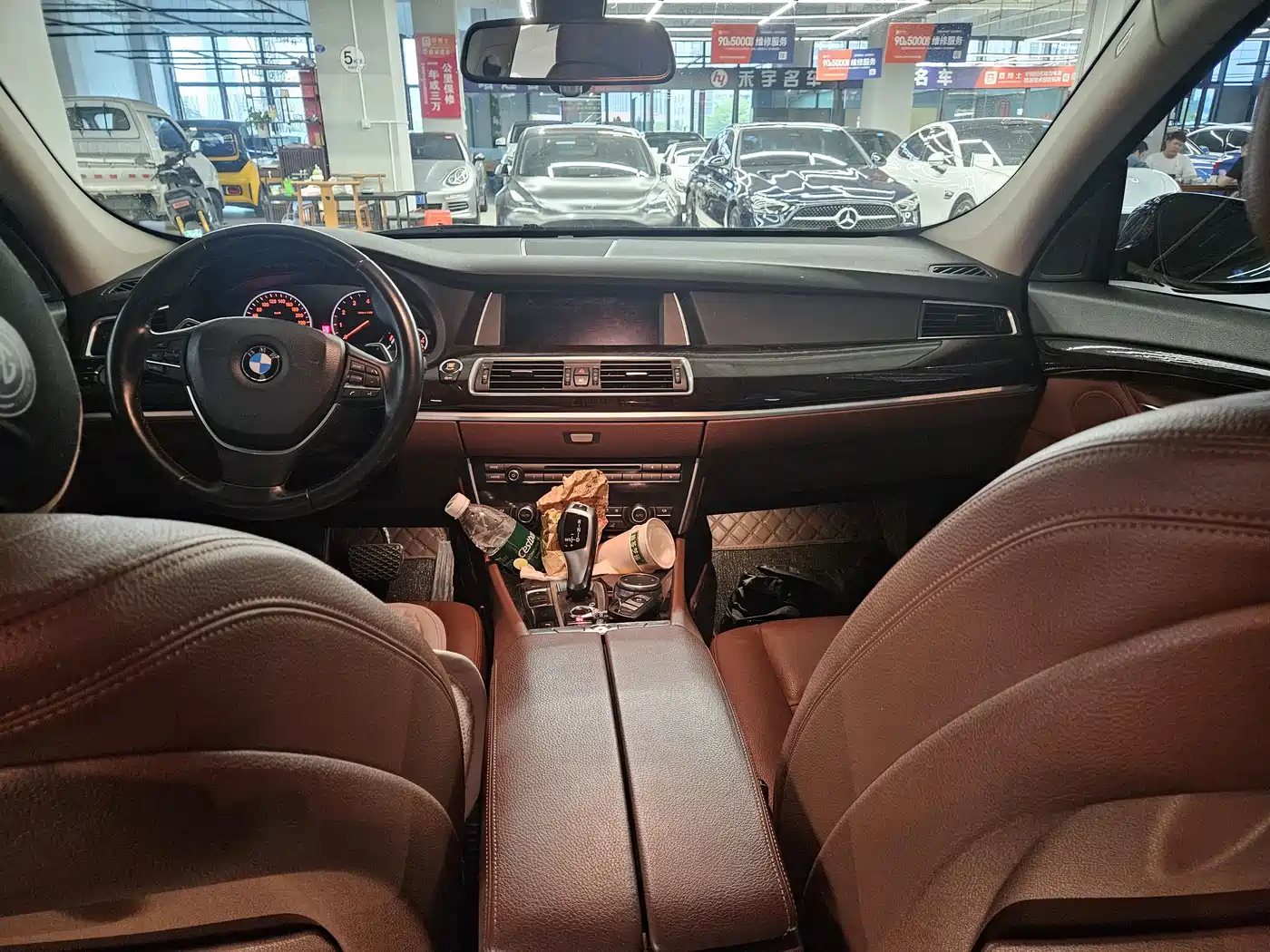 BMW 5 Series GT 2014 535i Leading фото 6