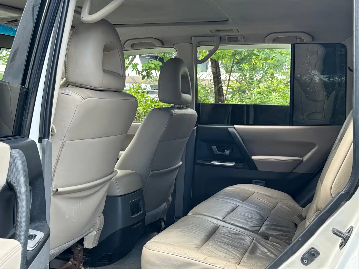 Mitsubishi Pajero 2006 Model 3.0L AT GLS фото 8