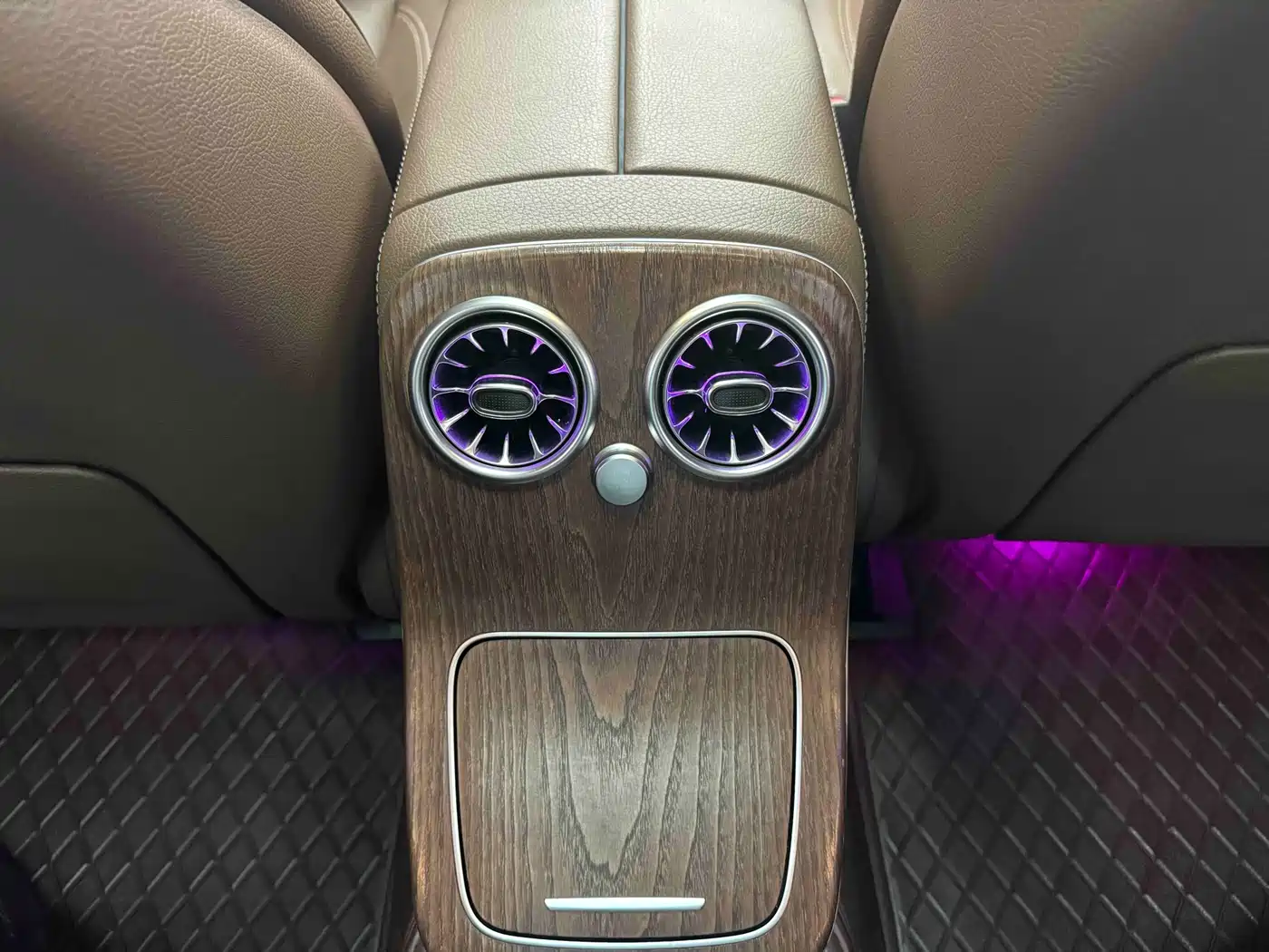 Mercedes-Benz E-Class 2023 E 300 L Fashion фото 17